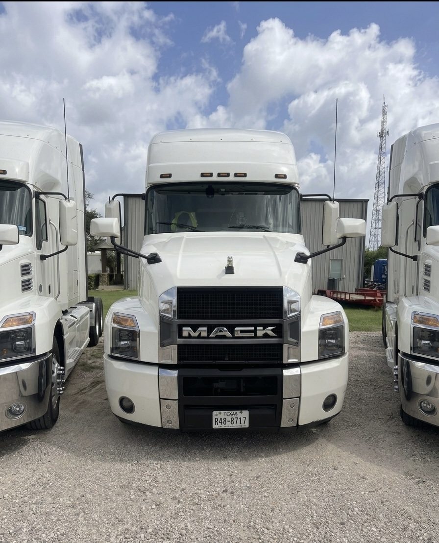White Mack Anthem tractor, Edwards Transport Services Houston